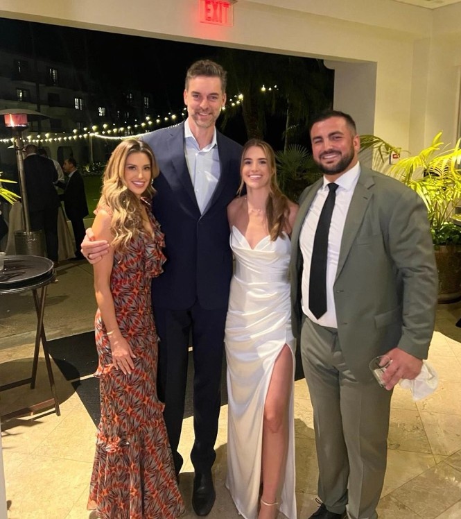 這顏值！保羅-加索爾曬合照：祝約內斯庫新婚快樂??