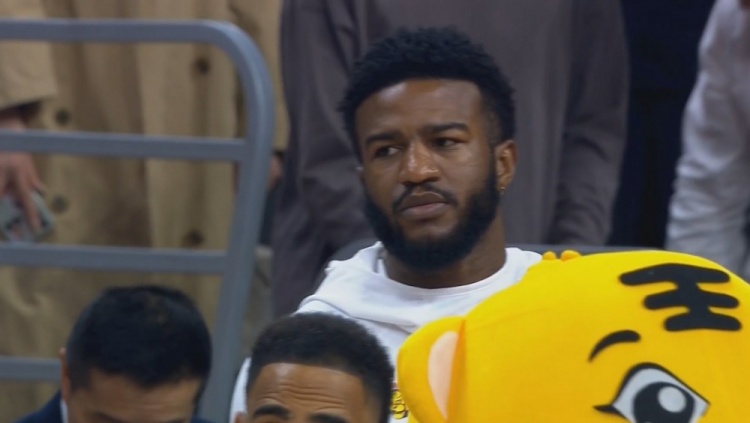 到現場了！廣東新外援貝爾觀戰今晚與遼寧焦點戰