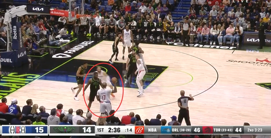 胖虎我來了！PJ-塔克在首節末登場 最后一球防得錫安脫手