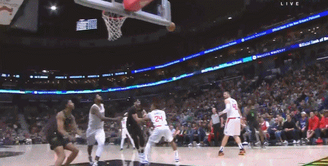 怎么老是你？墨菲隔著喬治空接暴扣 仰天怒吼慶祝