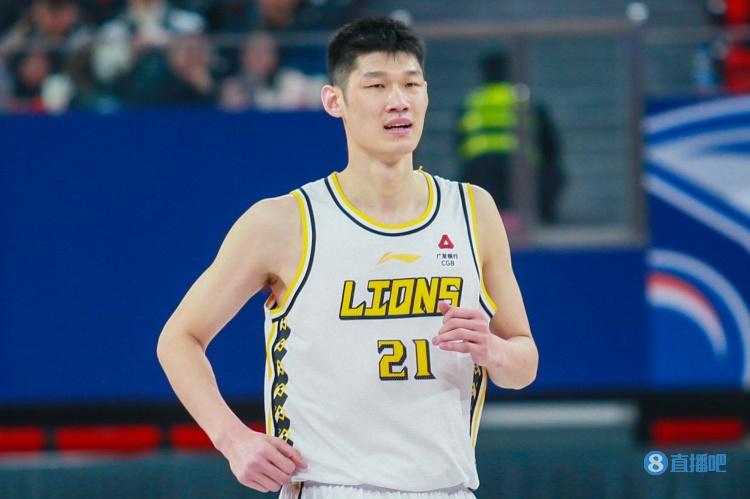 火力全開！胡金秋半場12中9狂砍23分12板 三分3中3