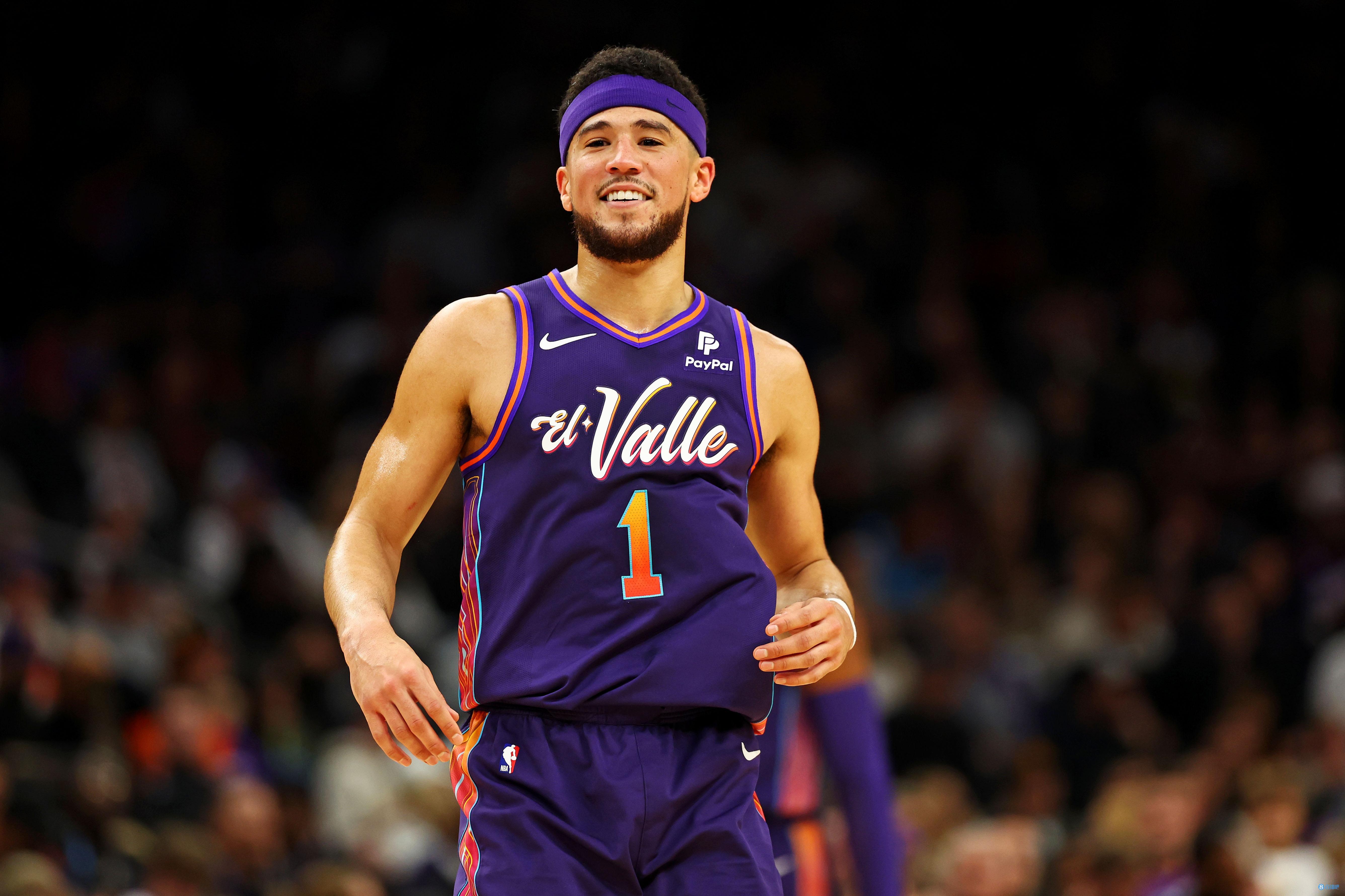 突然爆發(fā)！布克第三節(jié)6中4&罰球6中6 得到14分1板5助1斷