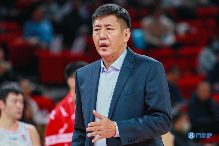 丁偉：籃板球是球隊的生命線 希望隊員都能借比賽歷練自己