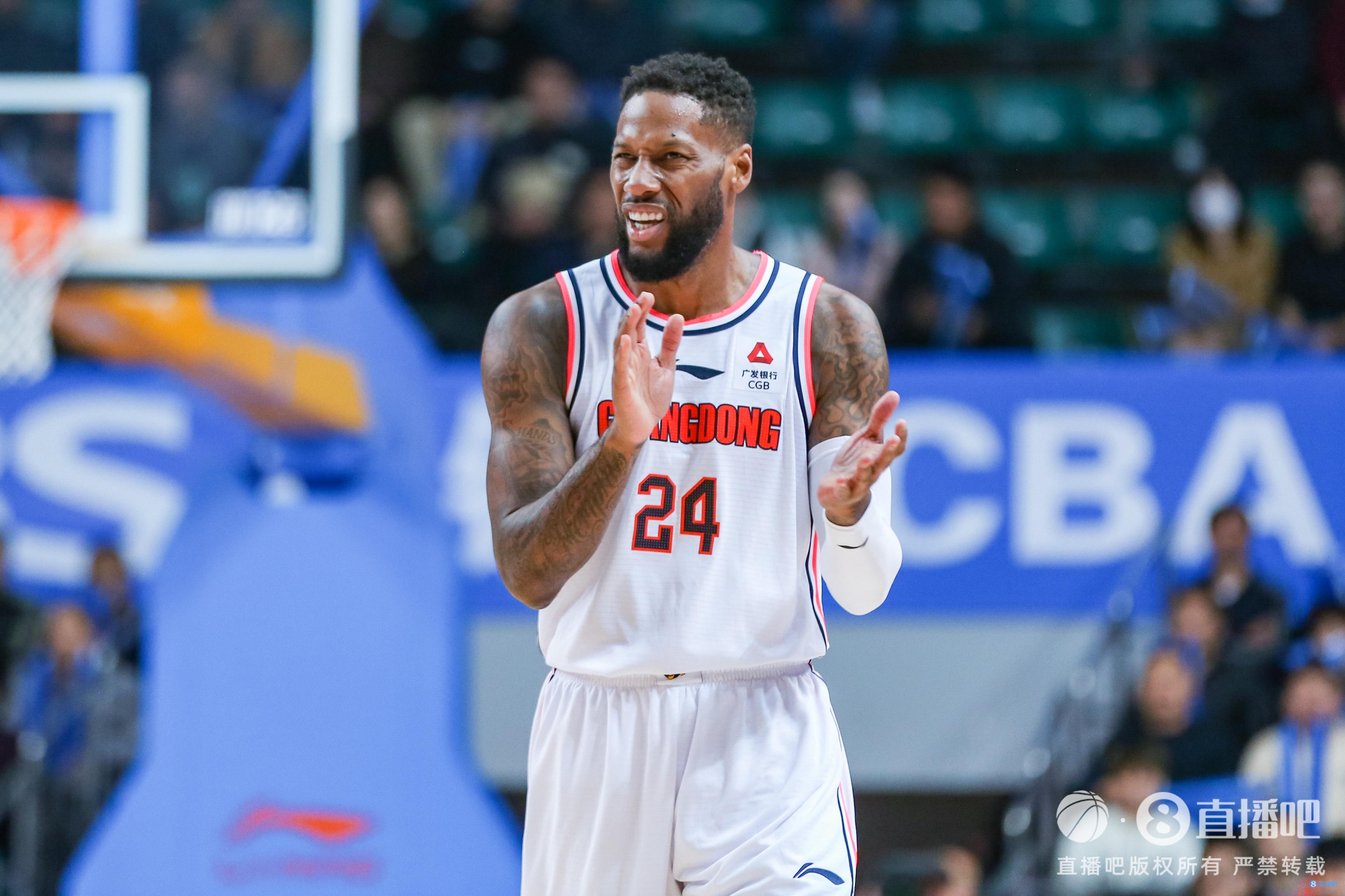 雙雙發揮！威姆斯半場13分6板&沃特斯12分4助