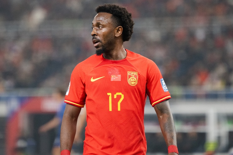 李鐵罪加一等？?費南多昔日在國足有傷，練太狠直接報銷！